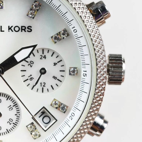 MICHAEL KORS SILVER MOTHER OF PEARL WATCH 5020 - Picture 6 of 8